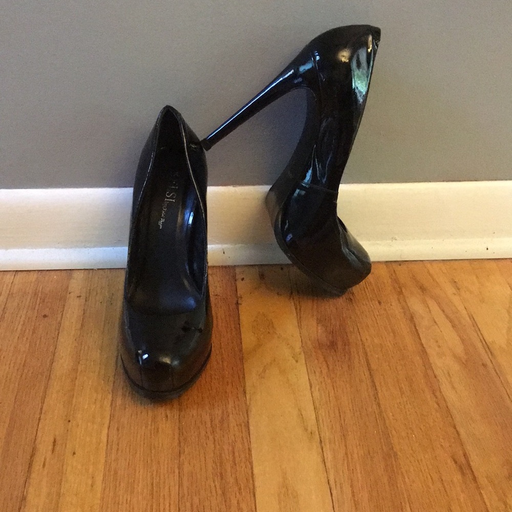 Kelsi Dagger heels